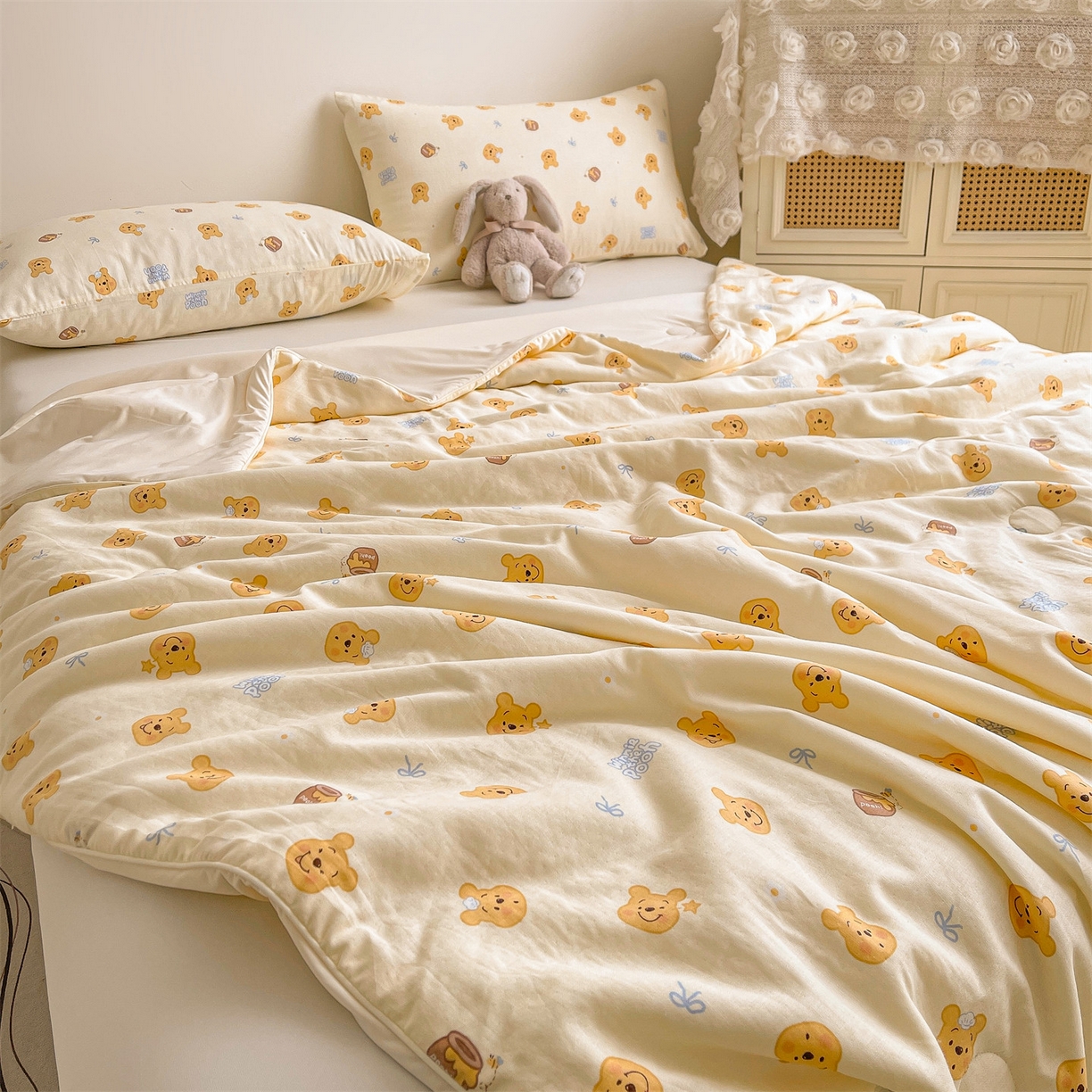 91家纺网 家纺一手货源 找家纺 小禹仔家纺 2026新款A类印花双层纱凉感大豆夏被 蜜糖维尼