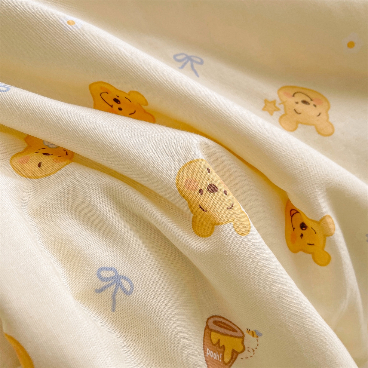 91家纺网 家纺一手货源 找家纺 小禹仔家纺 2026新款A类印花双层纱凉感大豆夏被 蜜糖维尼