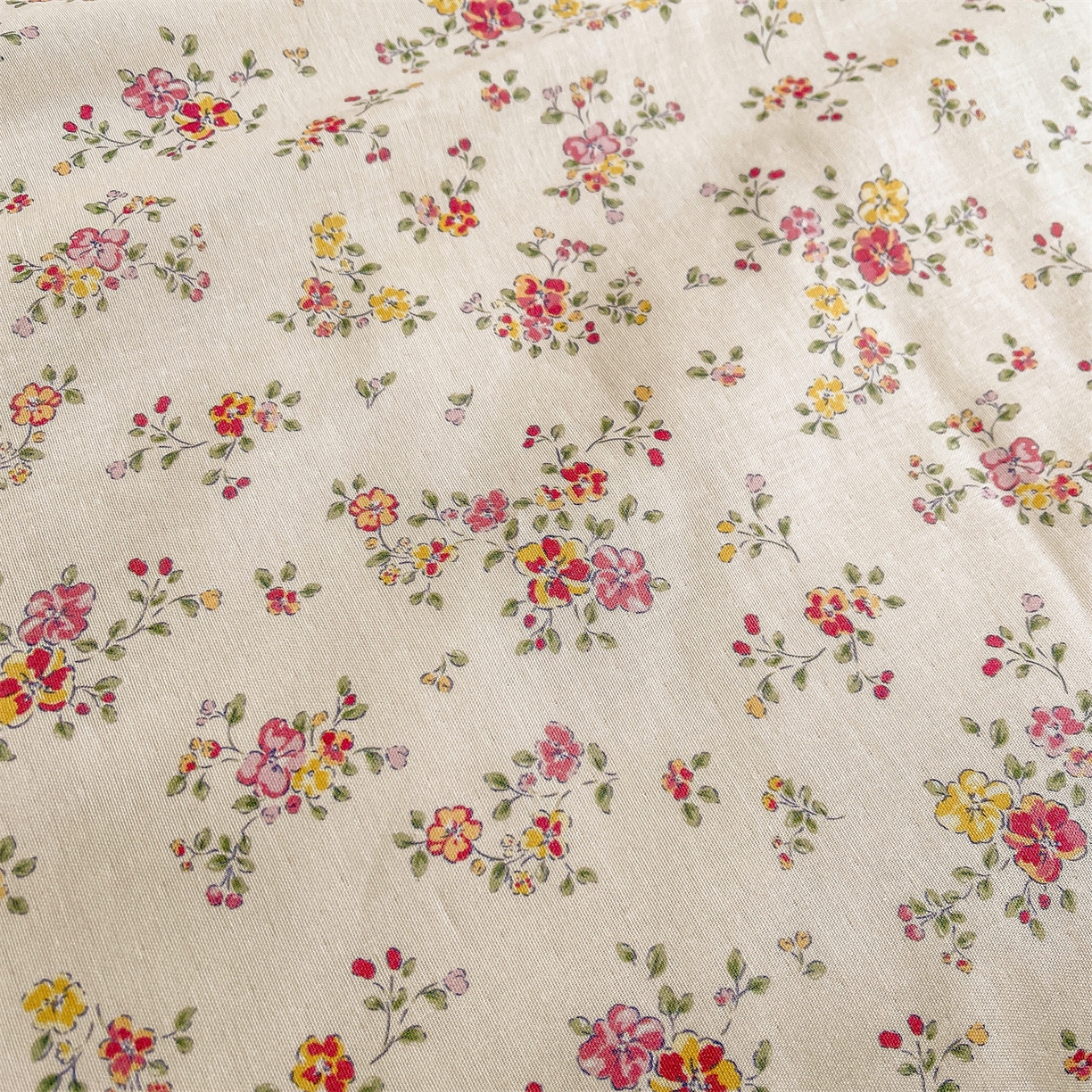 91家纺网 家纺一手货源 找家纺 小禹仔家纺 2026新款A类印花双层纱凉感大豆夏被 蜜糖与花屿