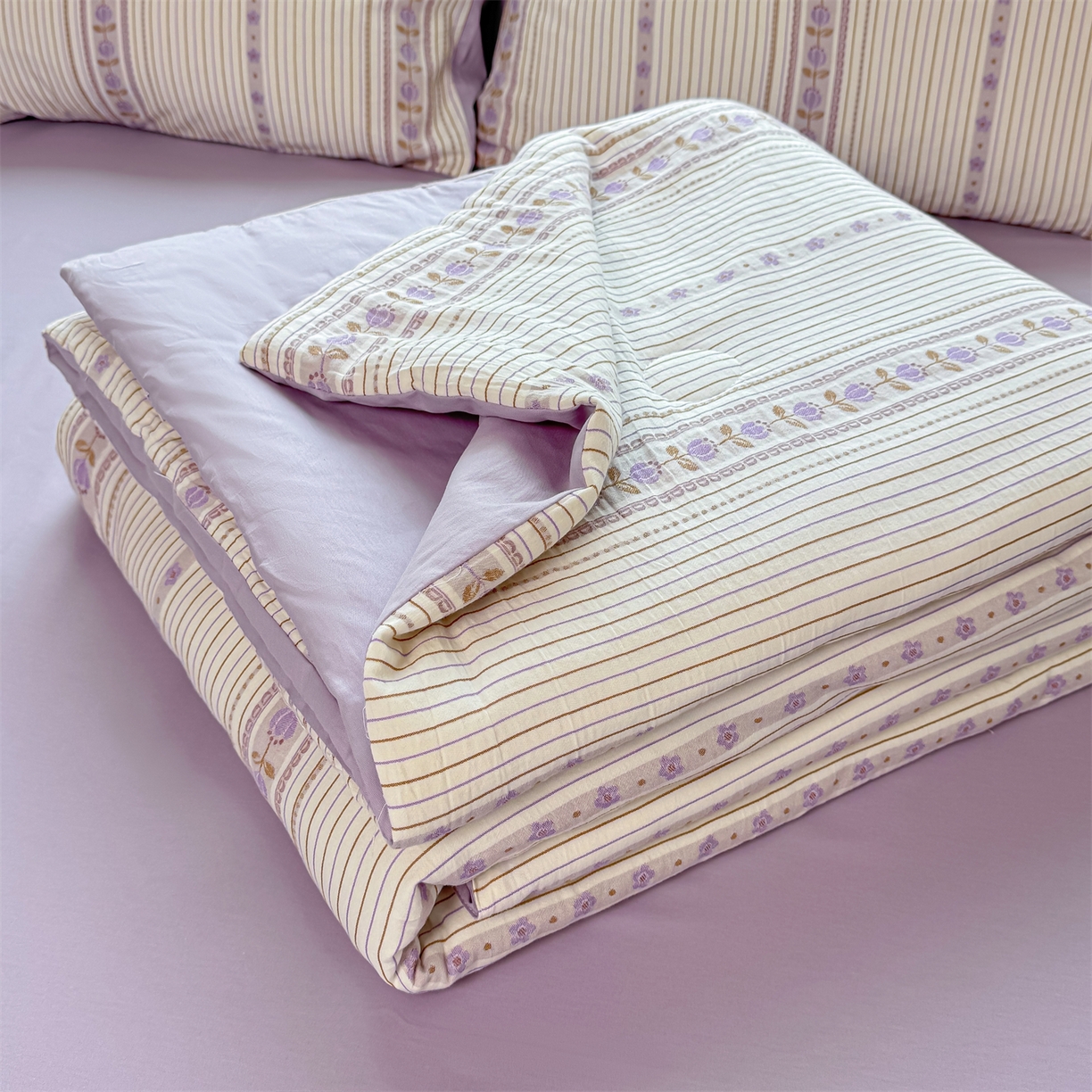 91家纺网 家纺一手货源 找家纺 灰鲸 2026新款全棉色织提花夏被夏凉被空调被 木槿-紫