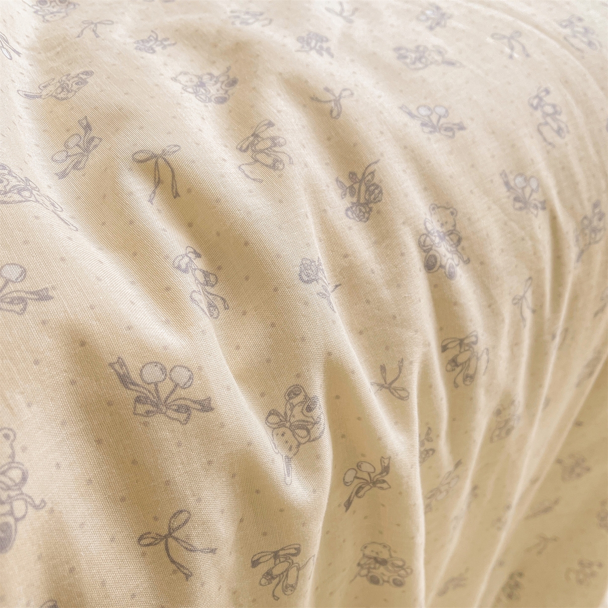 91家纺网 家纺一手货源 找家纺 小禹仔家纺 2026新款A类印花双层纱凉感大豆夏被 免语花田