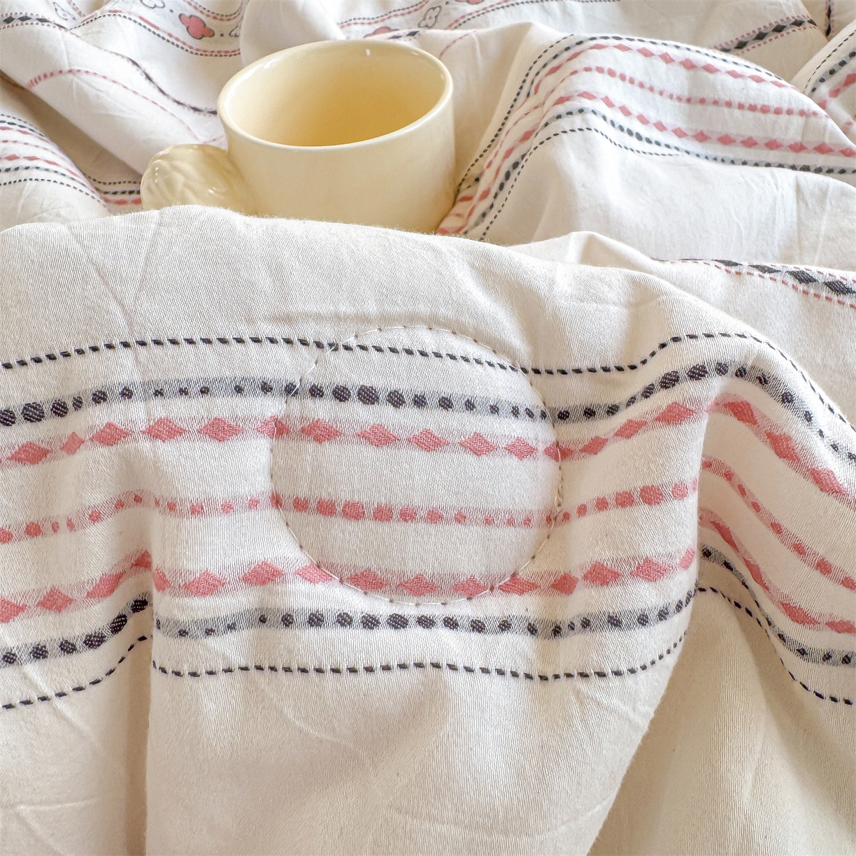 91家纺网 家纺一手货源 找家纺 灰鲸 2026新款全棉色织提花夏被夏凉被空调被 四叶星语-粉