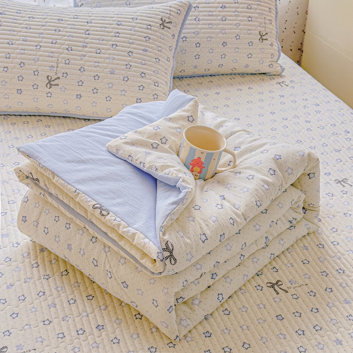 91家纺网 家纺一手货源 找家纺 几禾 2026新款云感双层纱7A抗菌夏被四件套系列-栀夏系列 栀夏-摘星