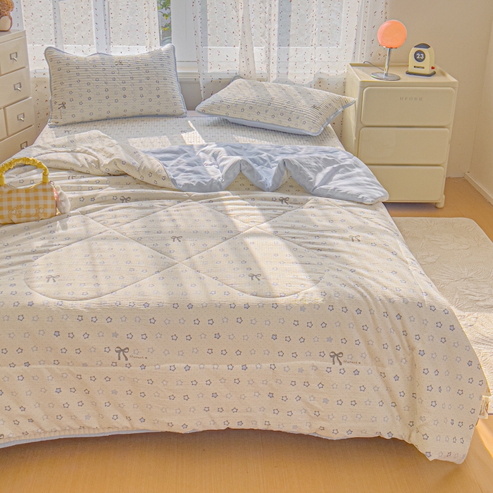 91家纺网 家纺一手货源 找家纺 几禾 2026新款云感双层纱7A抗菌夏被四件套系列-栀夏系列 栀夏-摘星