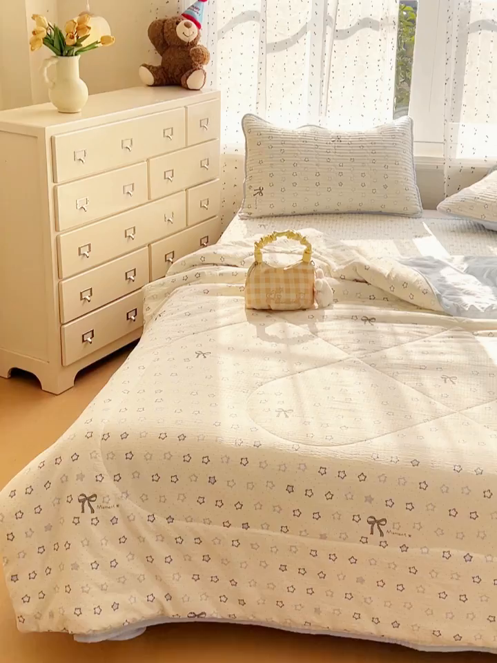 91家纺网 家纺一手货源 找家纺 几禾 2026新款云感双层纱7A抗菌夏被四件套系列-栀夏系列 栀夏-摘星