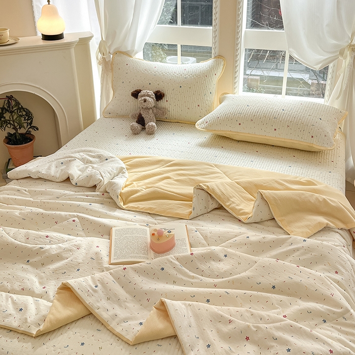 91家纺网 家纺一手货源 找家纺 几禾 2026新款云感双层纱7A抗菌夏被四件套系列-栀夏系列 栀夏-织梦