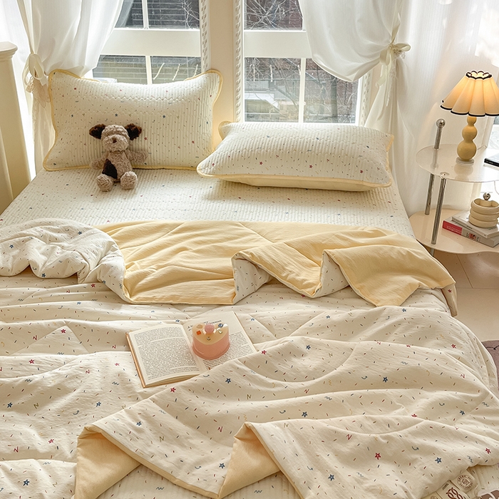 91家纺网 家纺一手货源 找家纺 几禾 2026新款云感双层纱7A抗菌夏被四件套系列-栀夏系列 栀夏-织梦