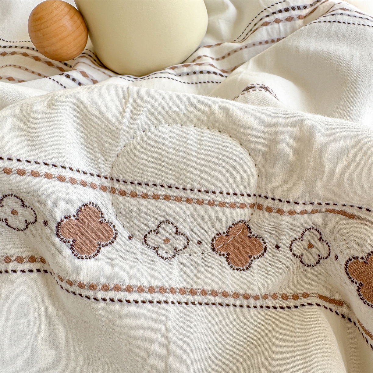 91家纺网 家纺一手货源 找家纺 灰鲸 2026新款全棉色织提花夏被夏凉被空调被 四叶星语-咖