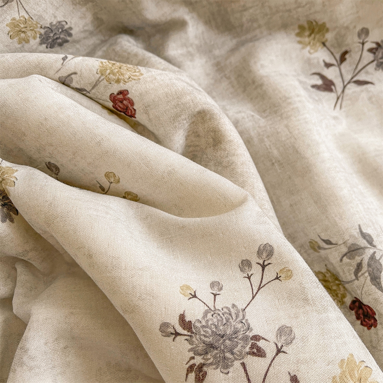 91家纺网 家纺一手货源 找家纺 小禹仔家纺 2026新款A类印花双层纱凉感大豆夏被 山茶野