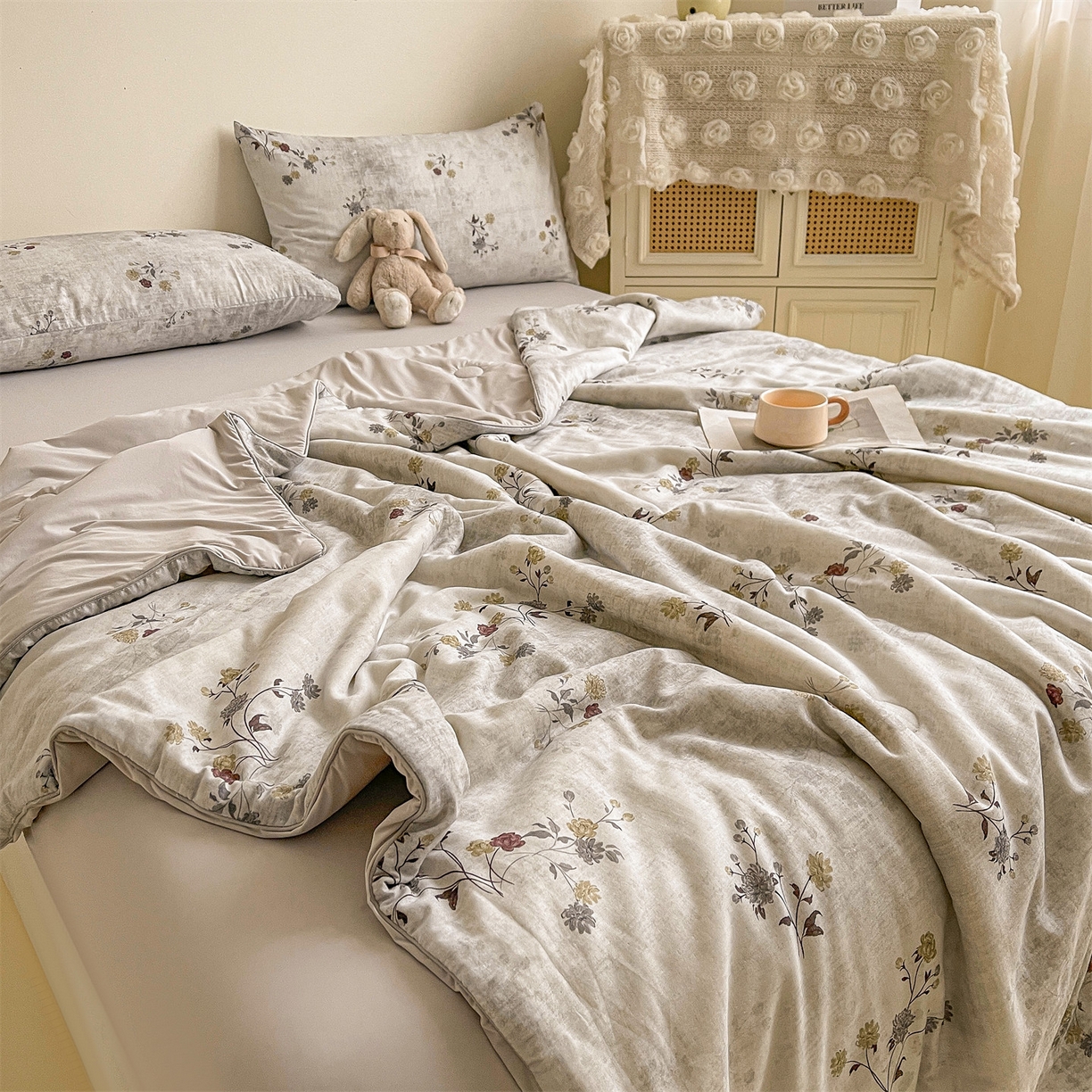 91家纺网 家纺一手货源 找家纺 小禹仔家纺 2026新款A类印花双层纱凉感大豆夏被 山茶野