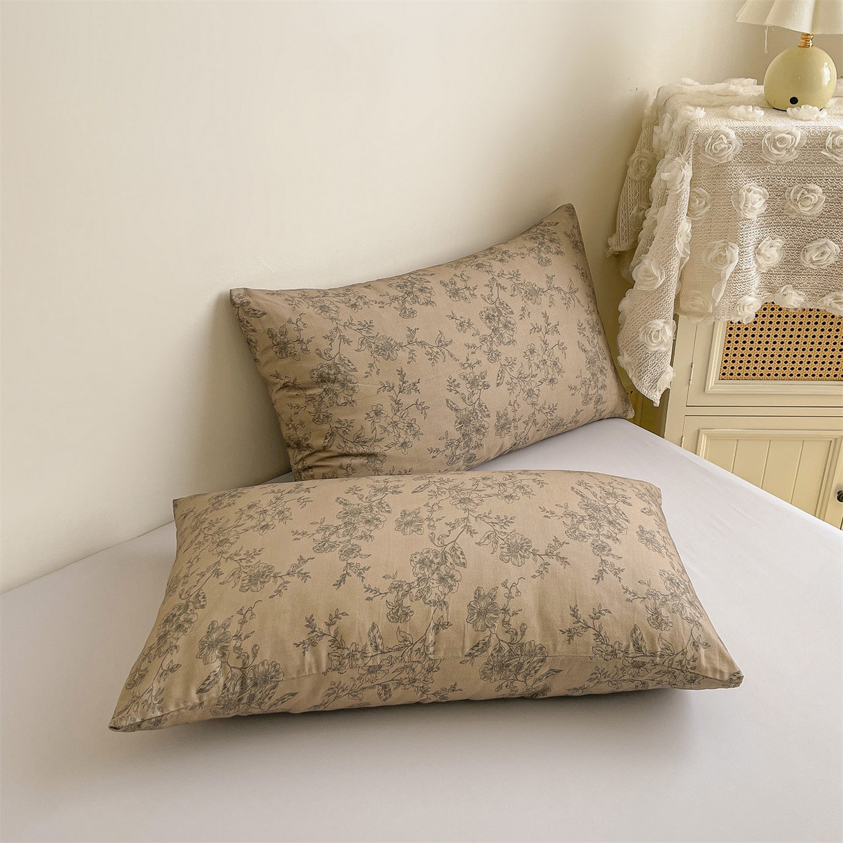 91家纺网 家纺一手货源 找家纺 小禹仔家纺 2026新款A类印花双层纱凉感大豆夏被 素描山樱-咖