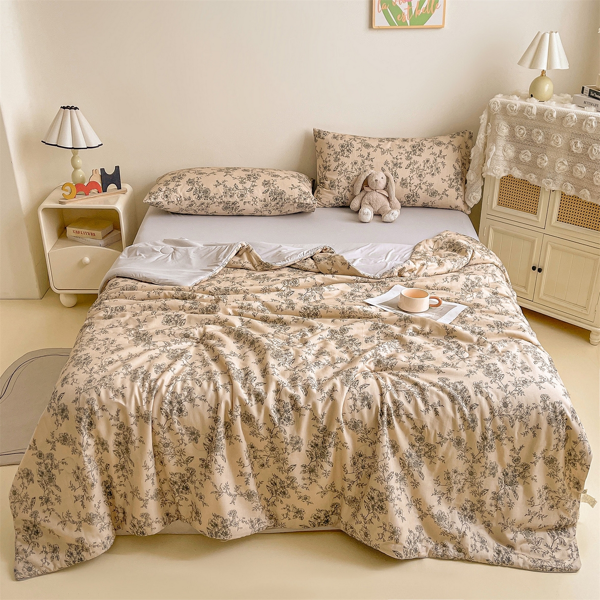 91家纺网 家纺一手货源 找家纺 小禹仔家纺 2026新款A类印花双层纱凉感大豆夏被 素描山樱-米