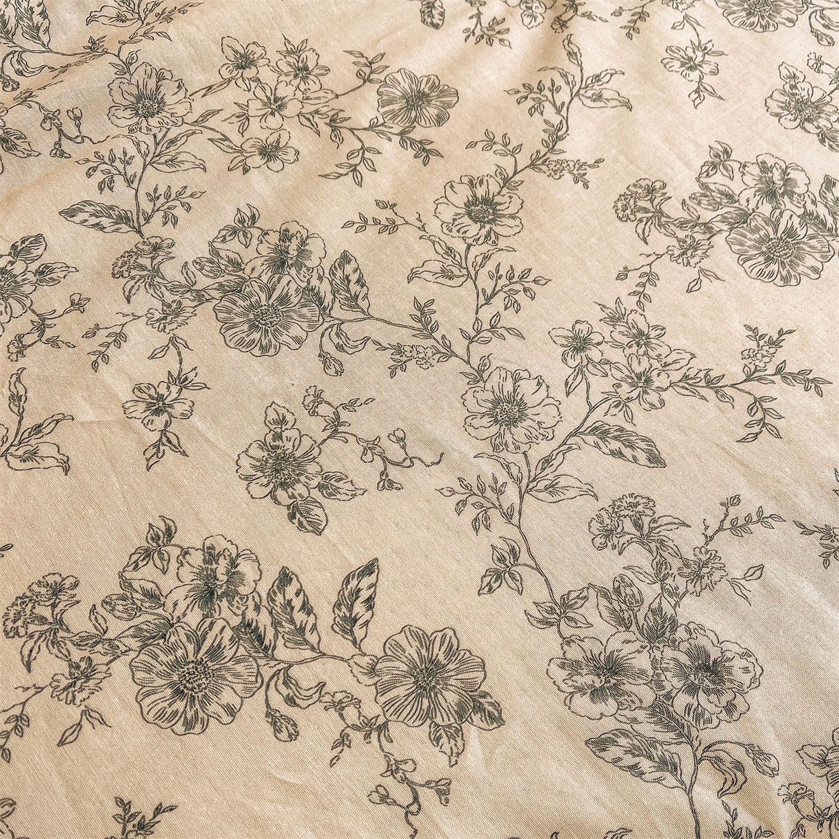 91家纺网 家纺一手货源 找家纺 小禹仔家纺 2026新款A类印花双层纱凉感大豆夏被 素描山樱-米