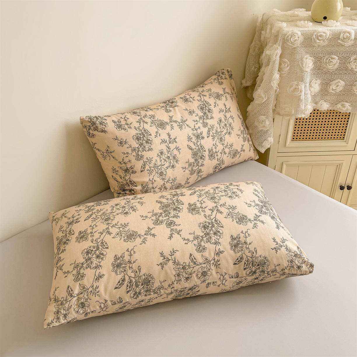 91家纺网 家纺一手货源 找家纺 小禹仔家纺 2026新款A类印花双层纱凉感大豆夏被 素描山樱-米