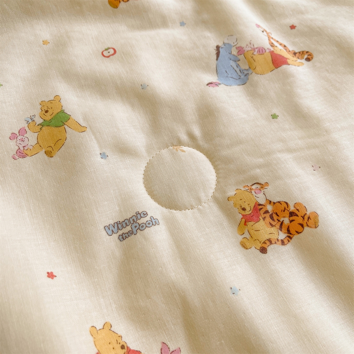 91家纺网 家纺一手货源 找家纺 小禹仔家纺 2026新款A类印花双层纱凉感大豆夏被 跳跳维尼