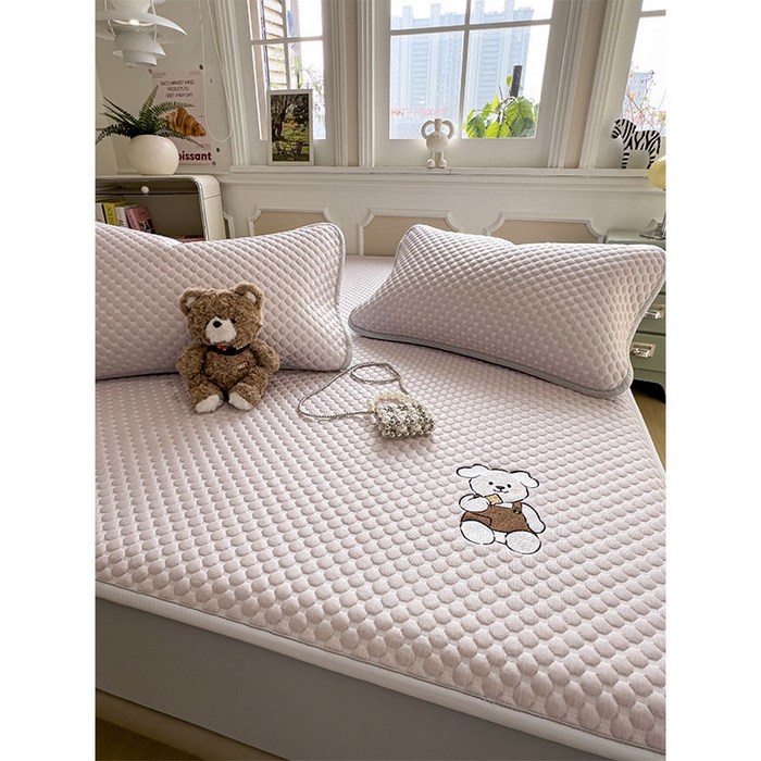 91家纺网 家纺一手货源 找家纺 几禾 2026新款大豆豆刺绣款凉席床笠款-小熊饼干 香芋紫-床笠款