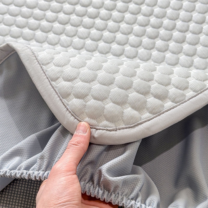 91家纺网 家纺一手货源 找家纺 几禾 2026新款大豆豆刺绣款凉席床笠款-小熊饼干 薇薇蓝-床笠款