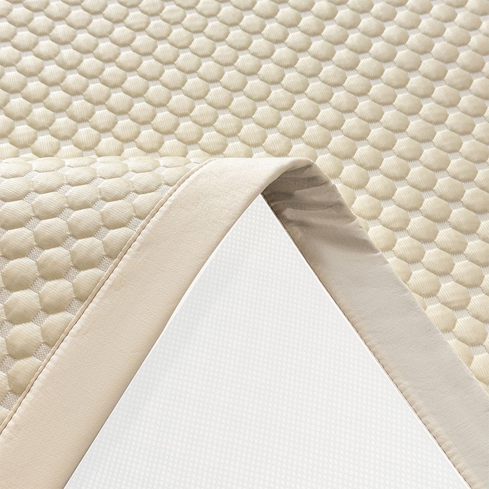 91家纺网 家纺一手货源 找家纺 （总）几禾 2026新款大豆豆刺绣款凉席床席款-小熊饼干