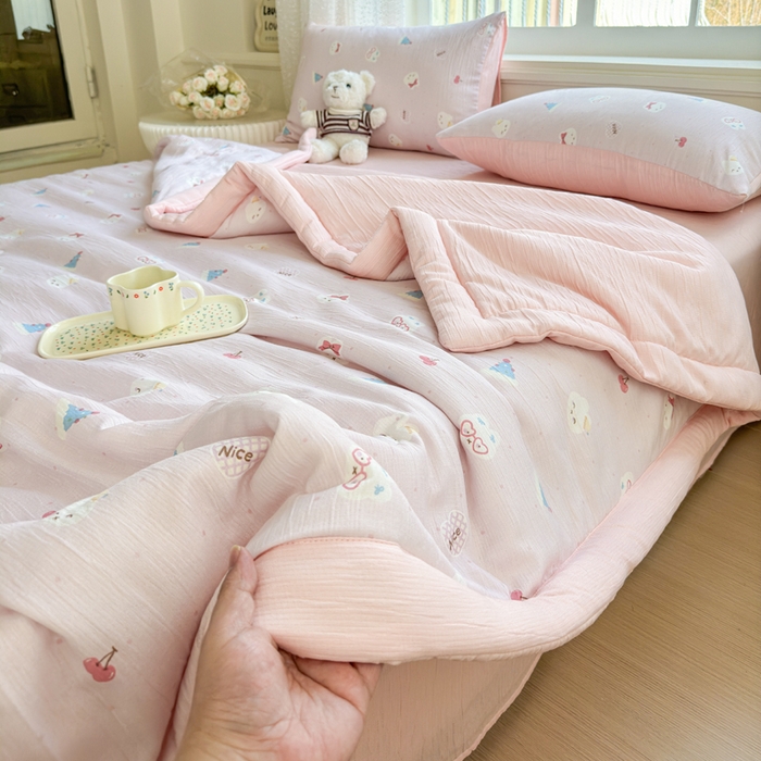 91家纺网 家纺一手货源 找家纺 几禾 2026新款A类三层纱印花夏被-柔纱系列 柔纱-芭乐米菲