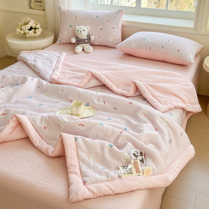 91家纺网 家纺一手货源 找家纺 几禾 2026新款A类三层纱印花夏被-柔纱系列 柔纱-芭乐米菲