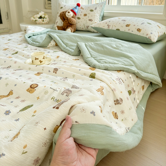 91家纺网 家纺一手货源 找家纺 几禾 2026新款A类三层纱印花夏被-柔纱系列 柔纱-动物团团