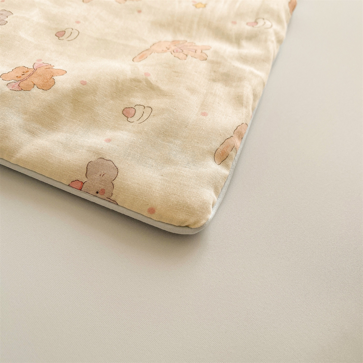 91家纺网 家纺一手货源 找家纺 小禹仔家纺 2026新款A类印花双层纱凉感大豆夏被 小淘气