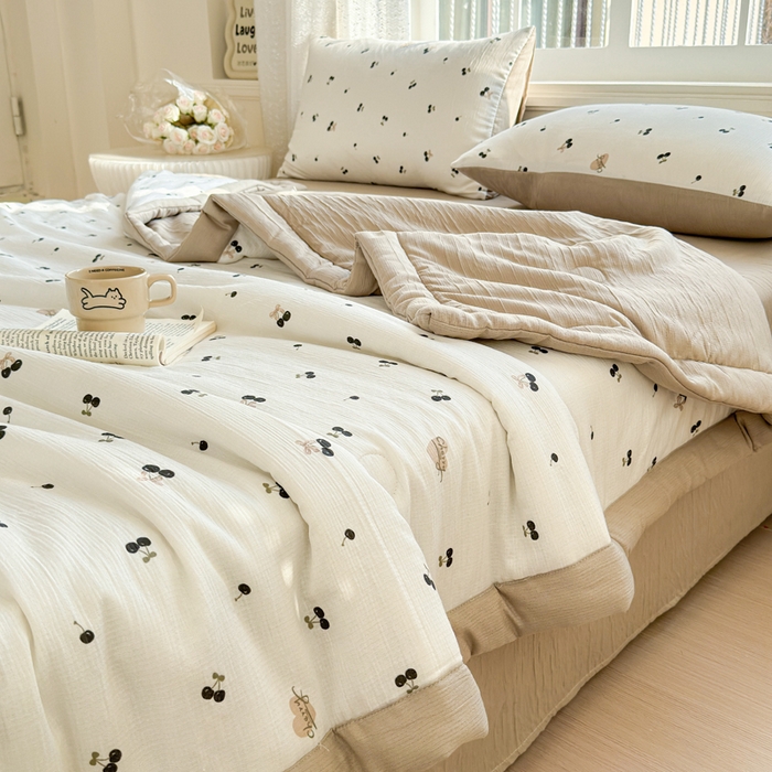 91家纺网 家纺一手货源 找家纺 几禾 2026新款A类三层纱印花夏被-柔纱系列 柔纱-樱桃物语