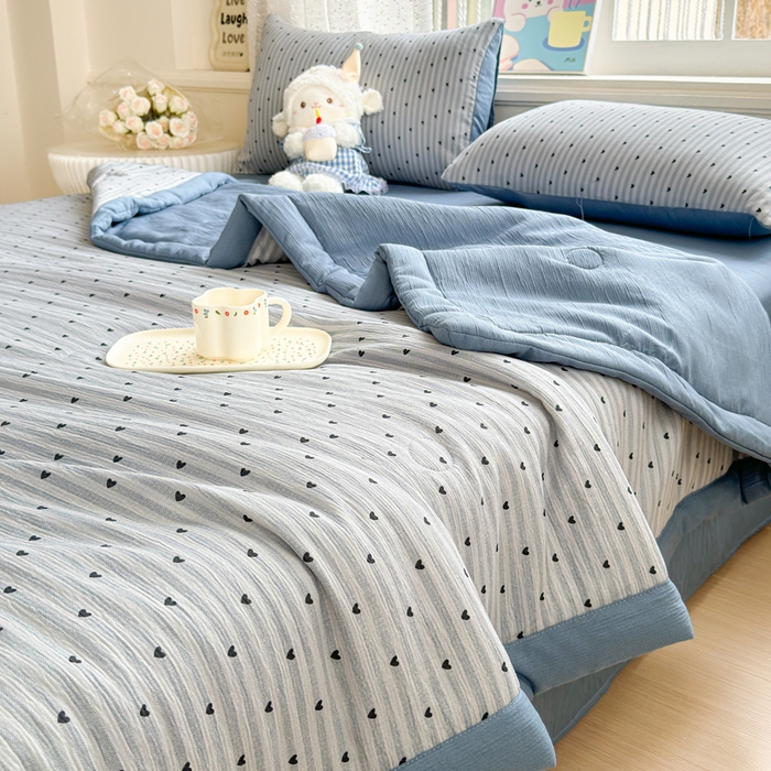 91家纺网 家纺一手货源 找家纺 几禾 2026新款A类三层纱印花夏被-柔纱系列 柔纱-雨爱