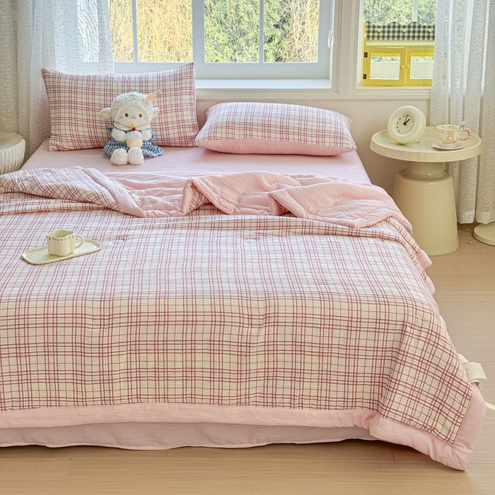 91家纺网 家纺一手货源 找家纺 几禾 2026新款A类三层纱印花夏被-柔纱系列 柔纱-梅森粉