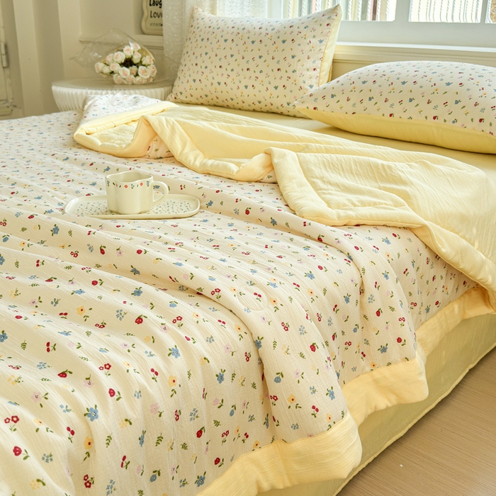 91家纺网 家纺一手货源 找家纺 几禾 2026新款A类三层纱印花夏被-柔纱系列 柔纱-小花点点