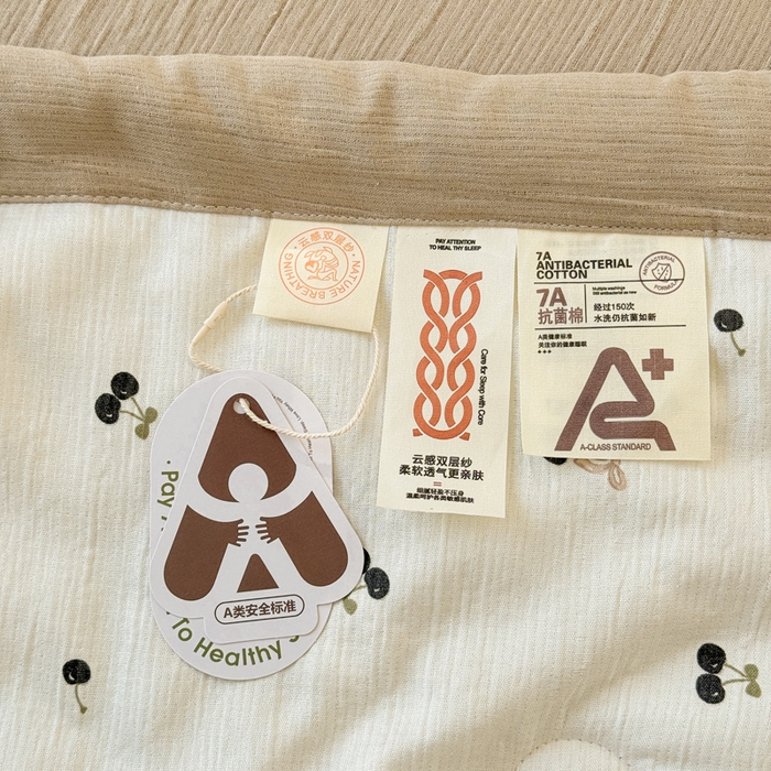 91家纺网 家纺一手货源 找家纺 几禾 2026新款A类三层纱印花夏被-柔纱系列 柔纱-樱桃物语