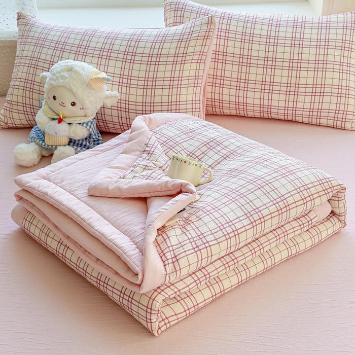 91家纺网 家纺一手货源 找家纺 几禾 2026新款A类三层纱印花夏被-柔纱系列 柔纱-梅森粉