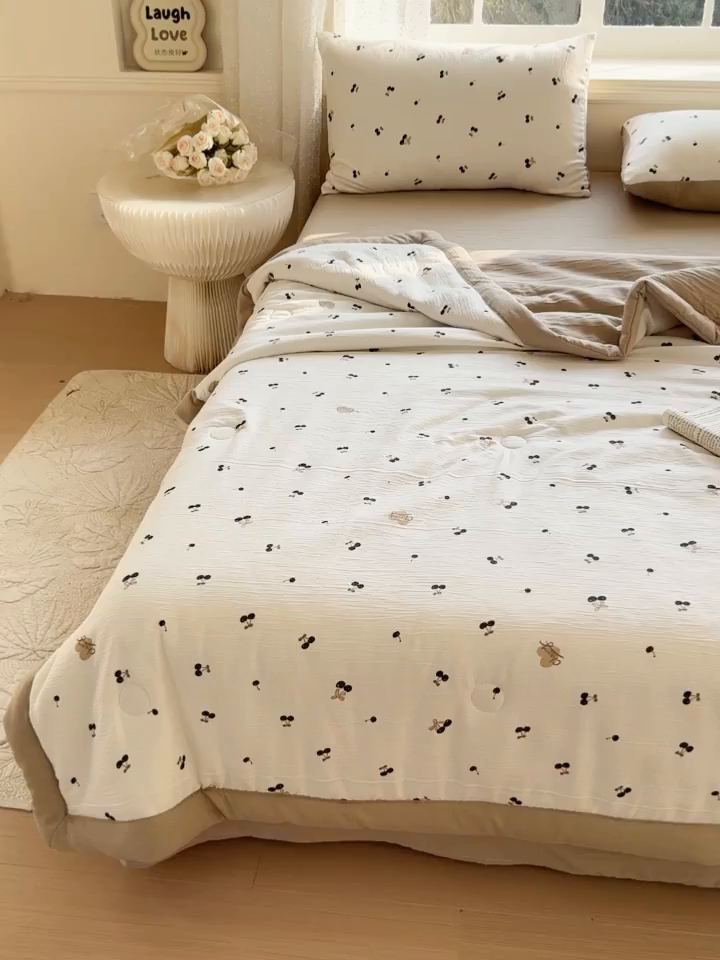 91家纺网 家纺一手货源 找家纺 几禾 2026新款A类三层纱印花夏被-柔纱系列 柔纱-樱桃物语