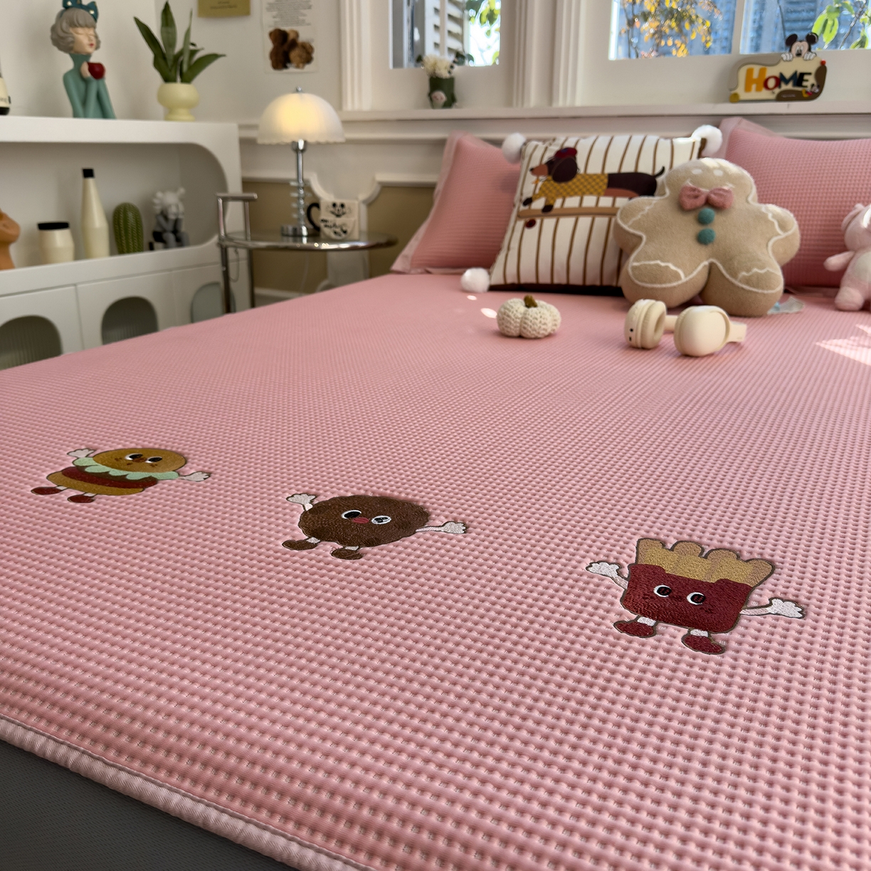 91家纺网 家纺一手货源 找家纺 几禾 2026新款华夫格刺绣款凉席-床笠款 可可喵派-床笠款