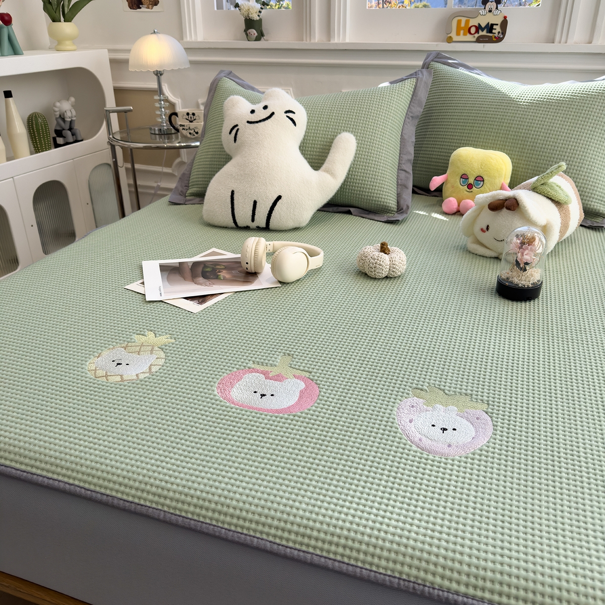 91家纺网 家纺一手货源 找家纺 几禾 2026新款华夫格刺绣款凉席-床笠款 奶冻喵-果绿-床笠款