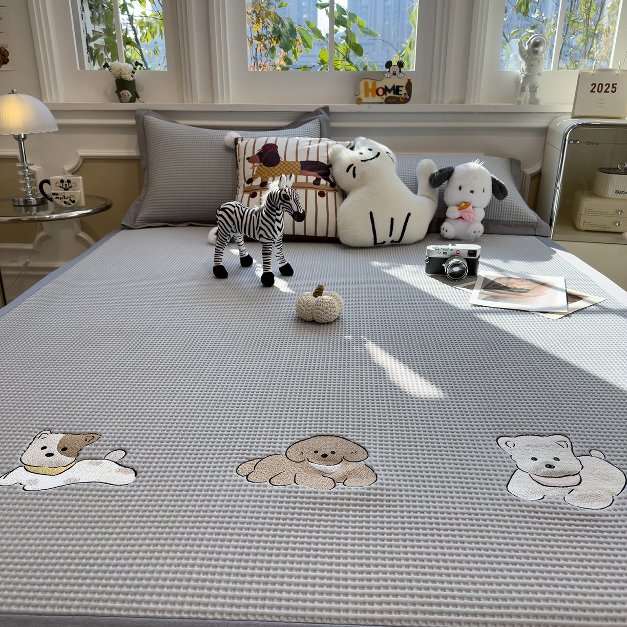 91家纺网 家纺一手货源 找家纺 几禾 2026新款华夫格刺绣款凉席-床席款 躺躺岛-灰-床席款