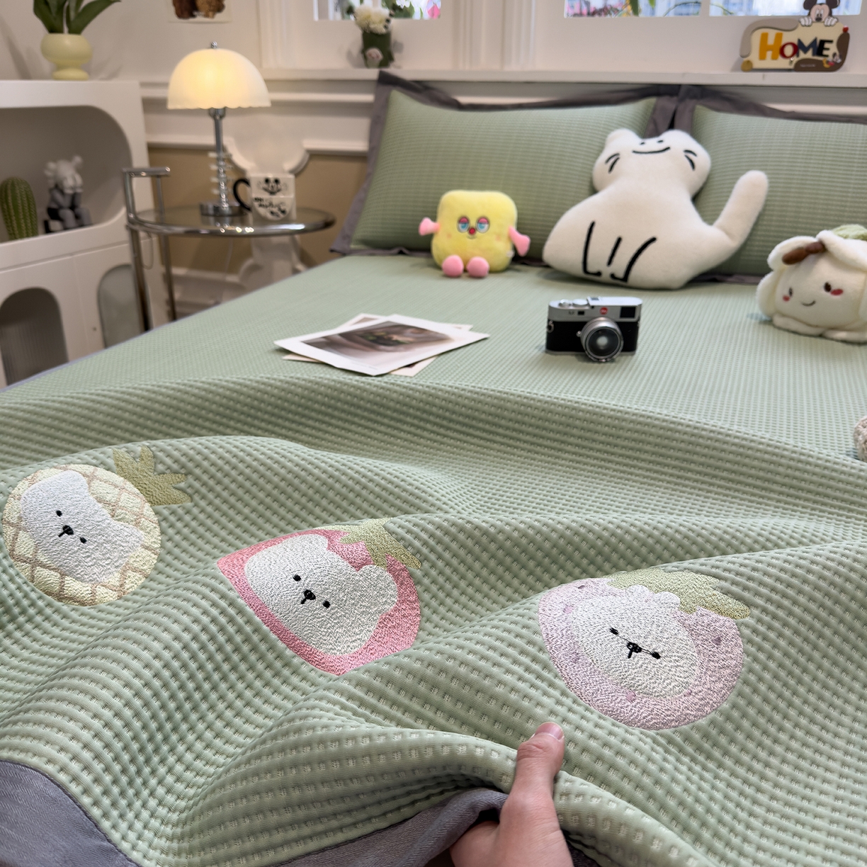 91家纺网 家纺一手货源 找家纺 几禾 2026新款华夫格刺绣款凉席-床席款 奶冻喵-果绿-床席款