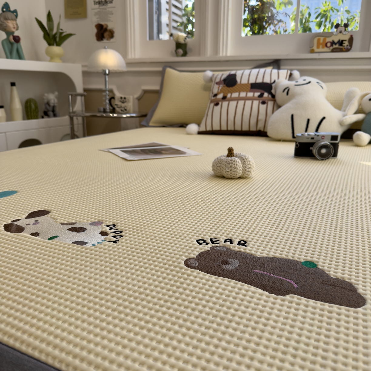 91家纺网 家纺一手货源 找家纺 几禾 2026新款华夫格刺绣款凉席-床席款 懒懒小憩-床席款