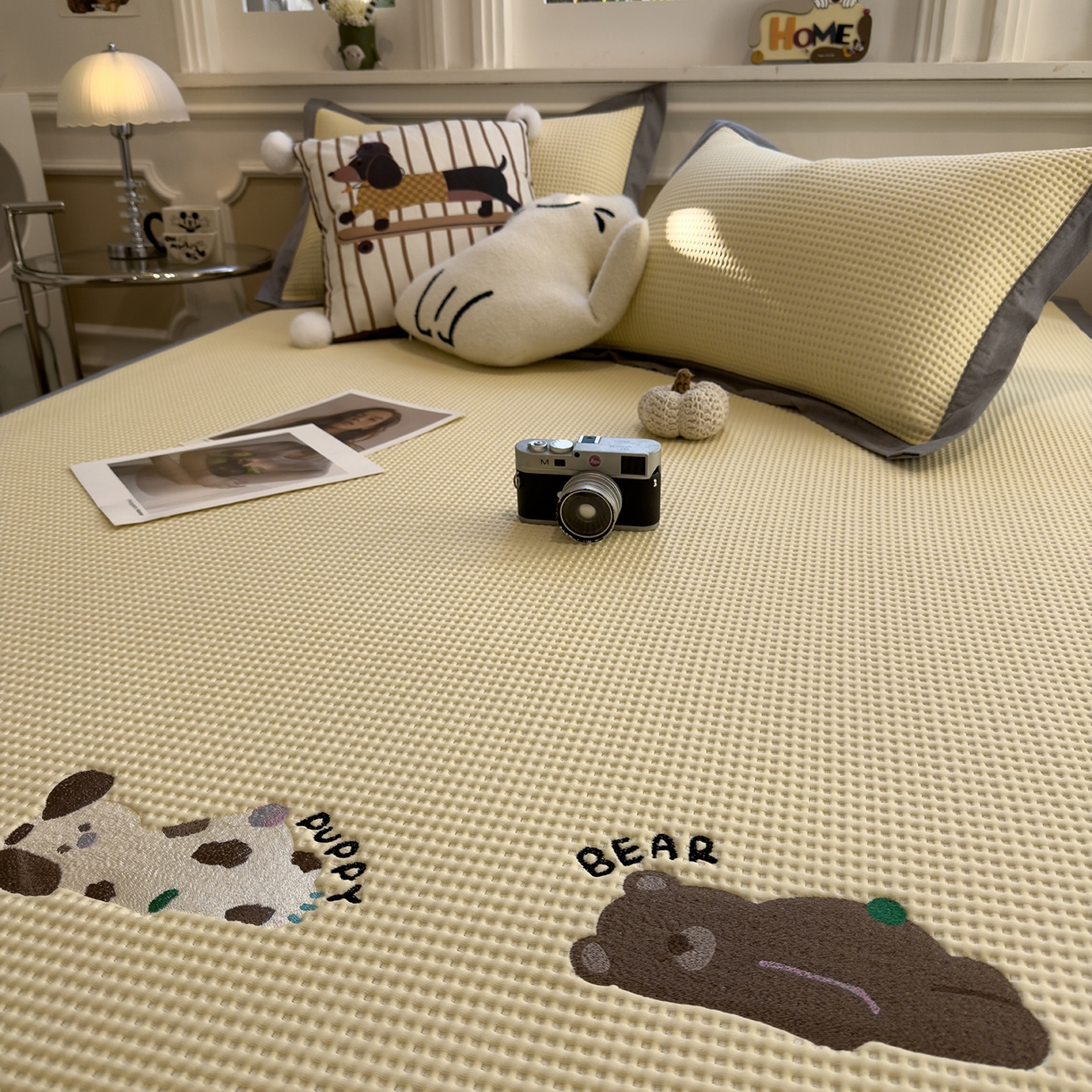 91家纺网 家纺一手货源 找家纺 几禾 2026新款华夫格刺绣款凉席-床席款 懒懒小憩-床席款