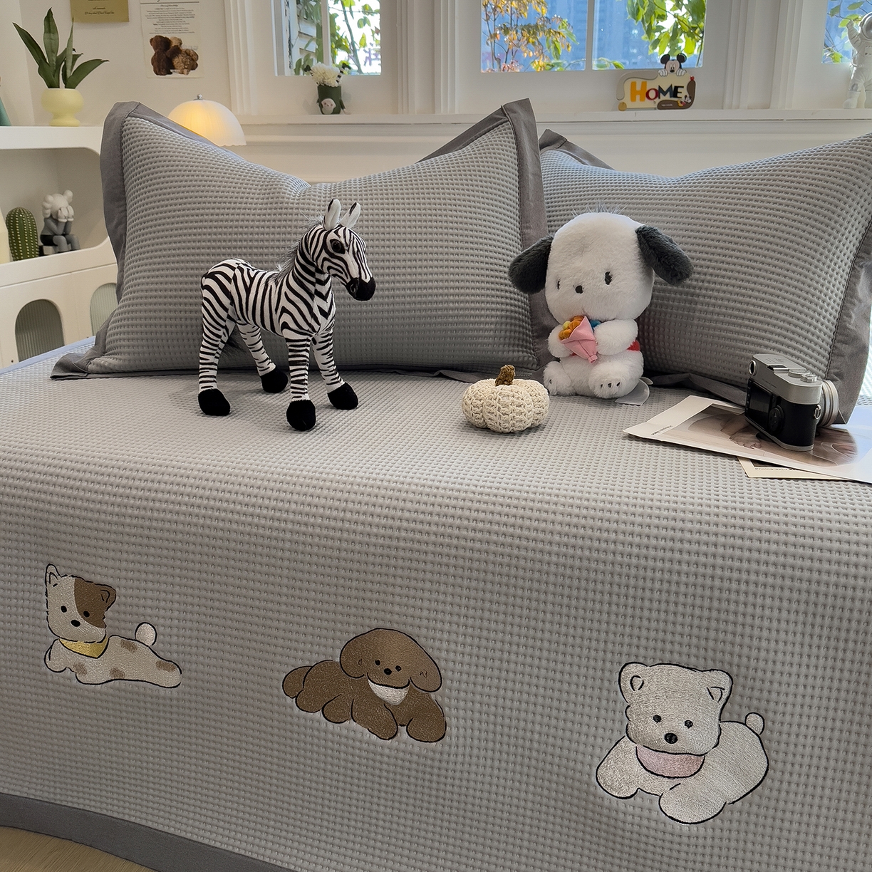 91家纺网 家纺一手货源 找家纺 几禾 2026新款华夫格刺绣款凉席-床席款 躺躺岛-灰-床席款