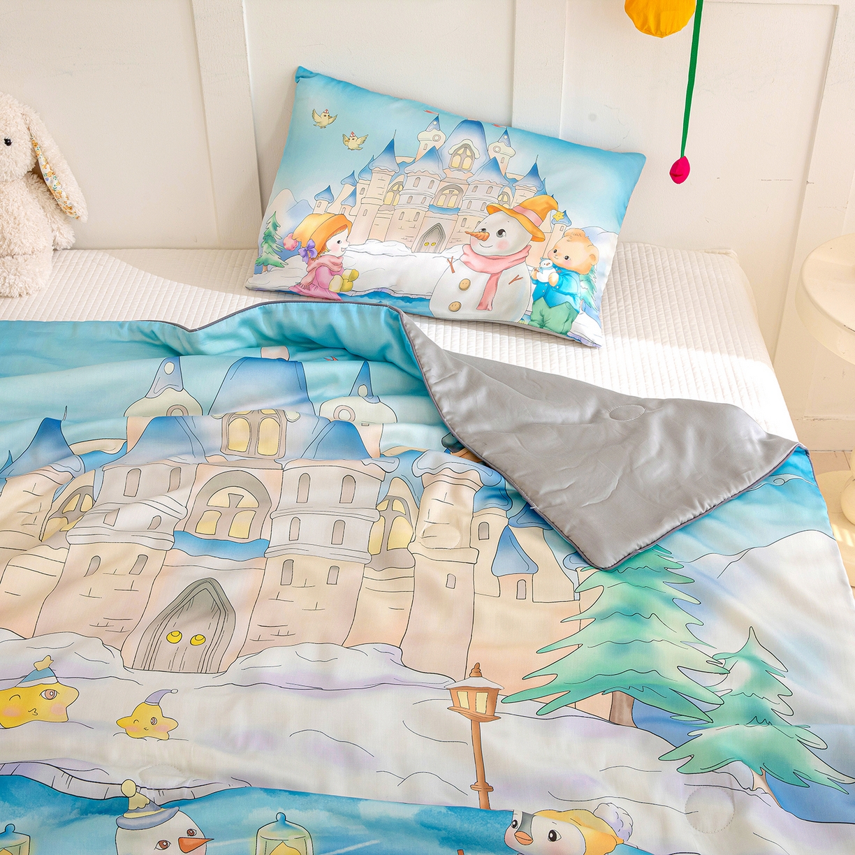 91家纺网 家纺一手货源 找家纺 十九色 2026新款数码印花大版莱赛尔儿童夏被夏凉被 冰雪世界