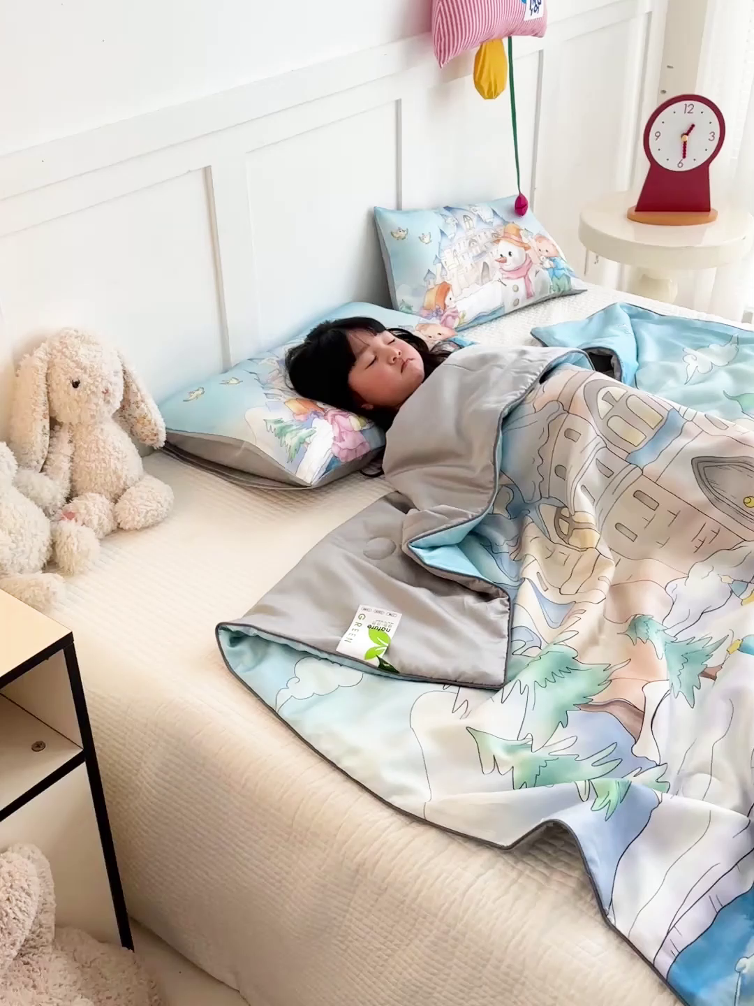 91家纺网 家纺一手货源 找家纺 十九色 2026新款数码印花大版莱赛尔儿童夏被夏凉被 冰雪世界