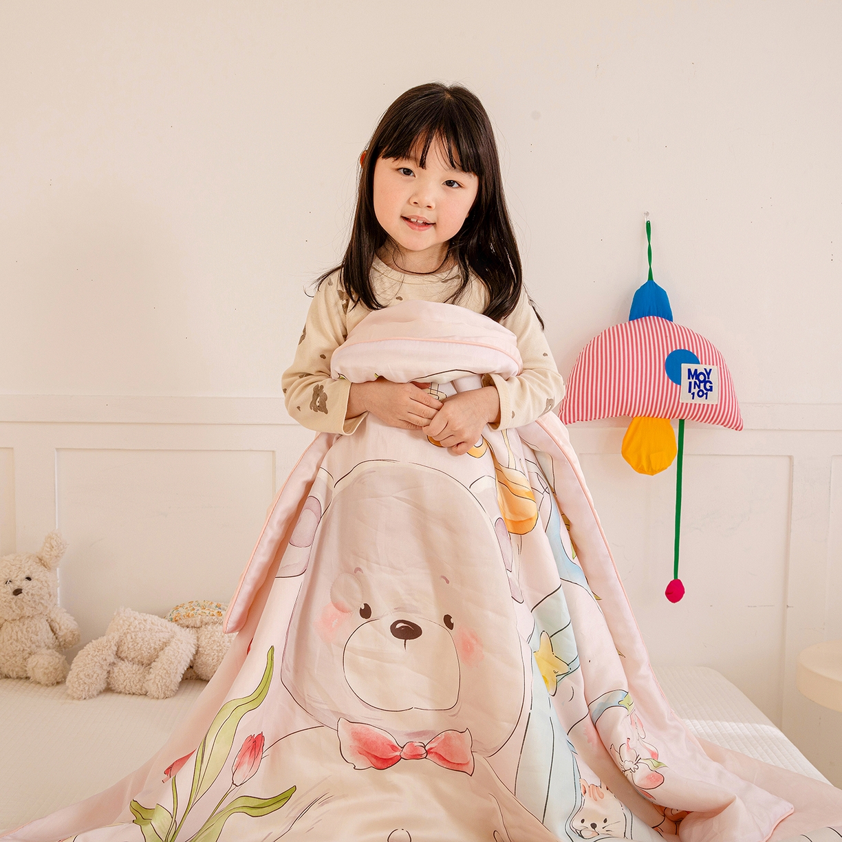 91家纺网 家纺一手货源 找家纺 十九色 2026新款数码印花大版莱赛尔儿童夏被夏凉被 草莓鹿鹿