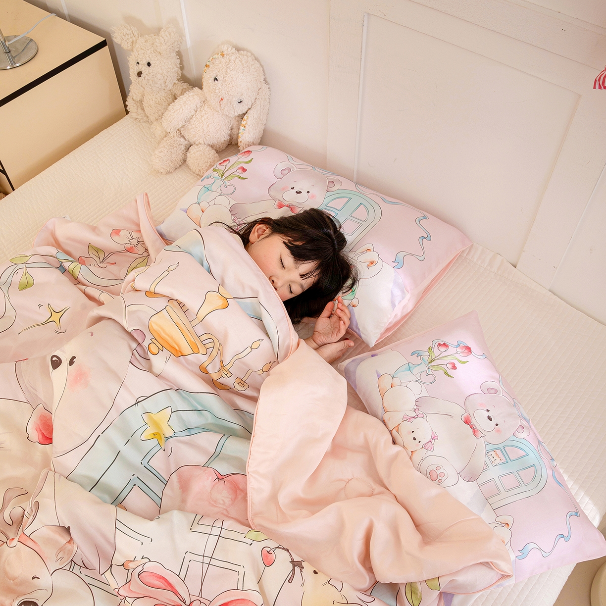 91家纺网 家纺一手货源 找家纺 十九色 2026新款数码印花大版莱赛尔儿童夏被夏凉被 草莓鹿鹿