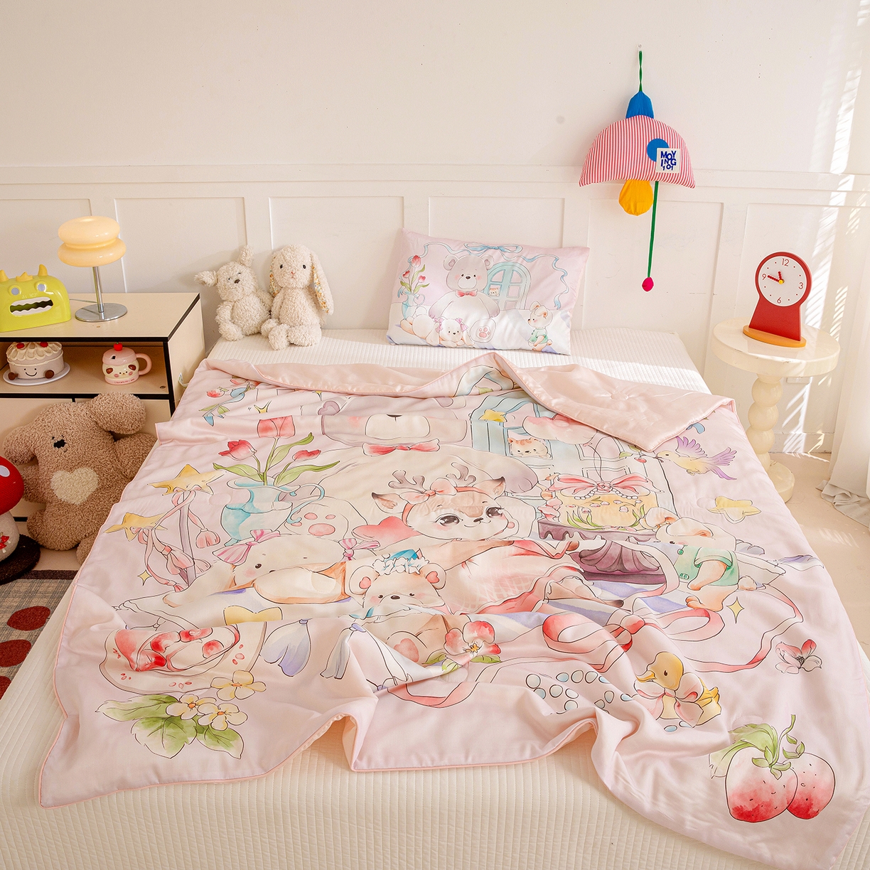 91家纺网 家纺一手货源 找家纺 十九色 2026新款数码印花大版莱赛尔儿童夏被夏凉被 草莓鹿鹿