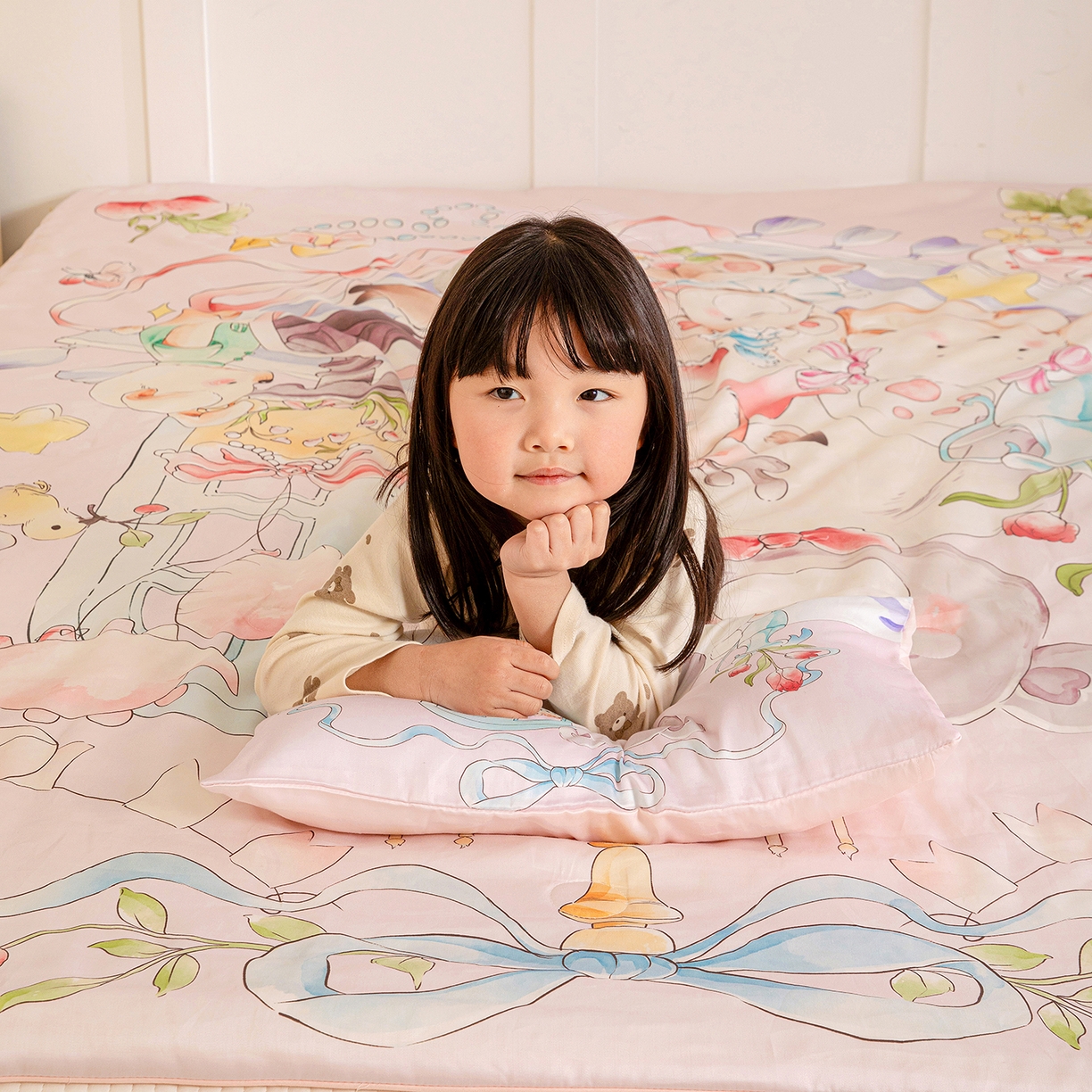 91家纺网 家纺一手货源 找家纺 十九色 2026新款数码印花大版莱赛尔儿童夏被夏凉被 草莓鹿鹿