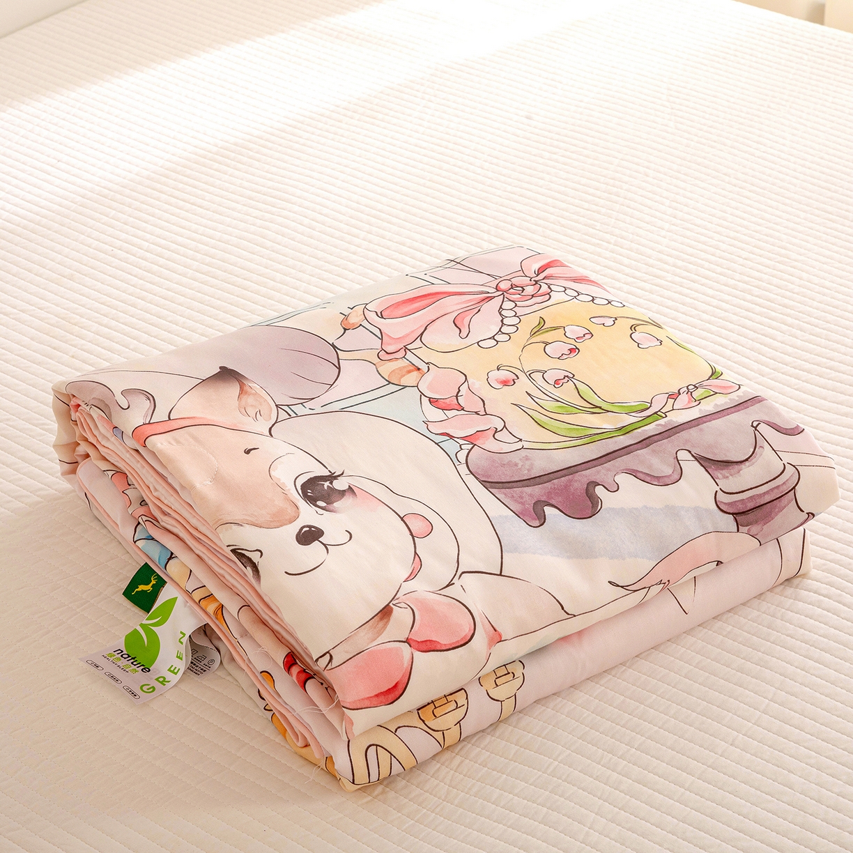 91家纺网 家纺一手货源 找家纺 十九色 2026新款数码印花大版莱赛尔儿童夏被夏凉被 草莓鹿鹿