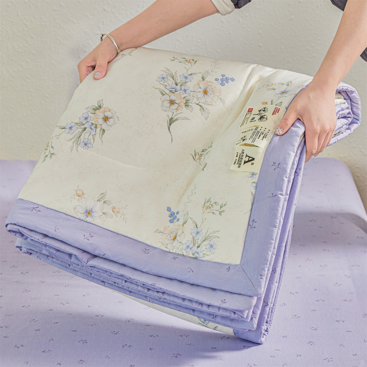 91家纺网 家纺一手货源 找家纺 小禹仔家纺 2026新款A类里外全棉印花棉花夏被 淡紫花瑶