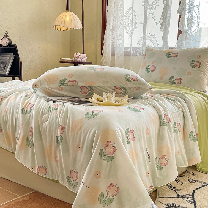 91家纺网 家纺一手货源 找家纺 小禹仔家纺 2026新款针织凉感丝印花夏被夏凉被 夏花绿