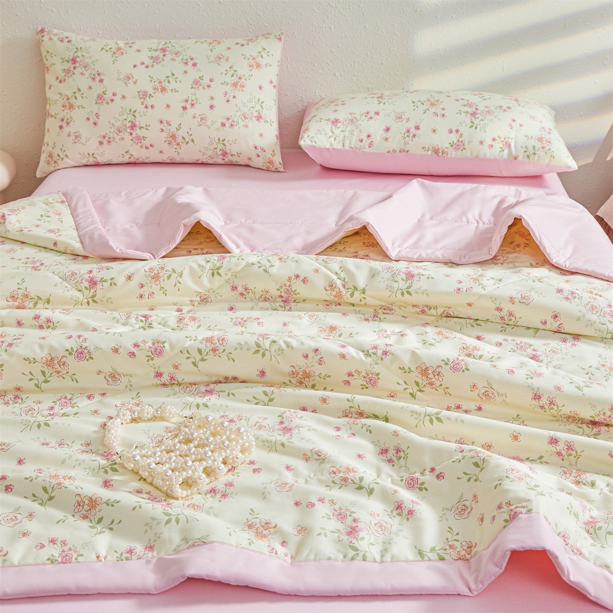 91家纺网 家纺一手货源 找家纺 小禹仔家纺 2026新款A类里外全棉印花棉花夏被 邻家小院